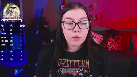 Snapshot of arizonaa_muse chatting on 12/19/24, 12:34 Astrid online show from 12/19/24, 12:34