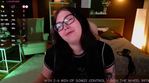 Snapshot of arizonaa_muse chatting on 01/16/25, 03:35 Astrid online show from 01/16/25, 03:35