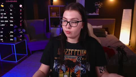 Snapshot of arizonaa_muse chatting on 02/06/25, 03:31 Astrid online show from 02/06/25, 03:31