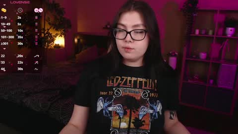 Snapshot of arizonaa_muse chatting on 02/08/25, 12:28 Astrid online show from 02/08/25, 12:28