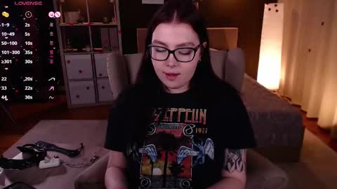 Snapshot of arizonaa_muse chatting on 02/21/25, 03:34 Astrid online show from 02/21/25, 03:34