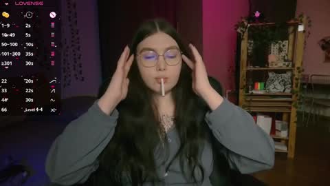 Astrid online show from 04/24/26, 01:57