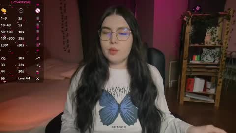 Snapshot of arizonaa_muse chatting on 05/03/26, 02:23 Astrid online show from 05/03/26, 02:23
