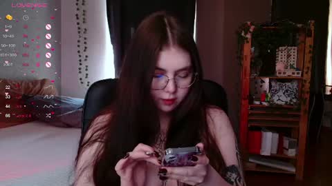 Snapshot of arizonaa_muse chatting on 06/13/26, 10:57 Astrid online show from 06/13/26, 10:57
