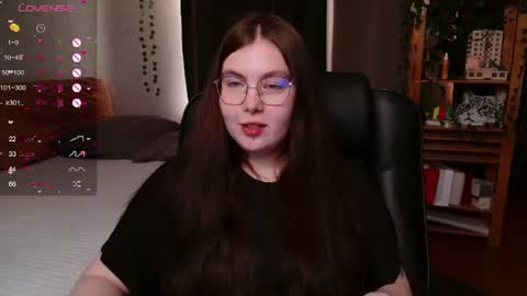 Snapshot of arizonaa_muse chatting on 06/20/26, 01:25 Astrid online show from 06/20/26, 01:25