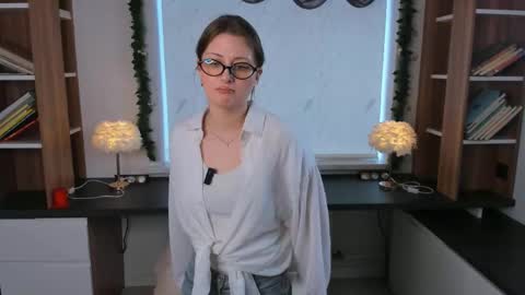 Elizabeth online show from 04/23/26, 11:09