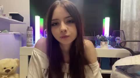 Snapshot of arlenaeikmeier chatting on 07/30/26, 07:40 Bella online show from 07/30/26, 07:40
