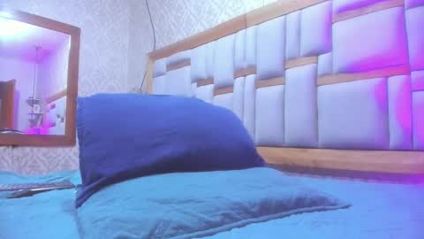 Snapshot of arleth_1 chatting on 11/11/25, 03:06 Arleth online show from 11/11/25, 03:06