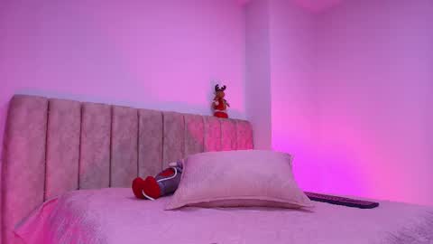 Snapshot of arleth_1 chatting on 12/02/25, 03:01 Arleth online show from 12/02/25, 03:01