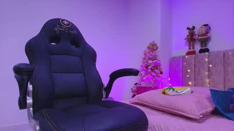 Snapshot of arleth_1 chatting on 12/16/25, 03:11 Arleth online show from 12/16/25, 03:11