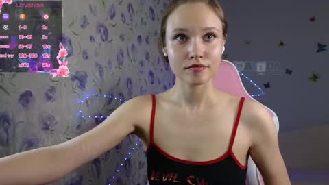 Snapshot of armurra chatting on 06/08/26, 11:32 armurra online show from 06/08/26, 11:32