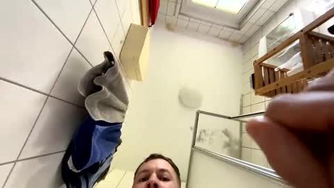 Snapshot of armyskater32 chatting on 10/01/25, 09:59 armyskater32 online show from 10/01/25, 09:59