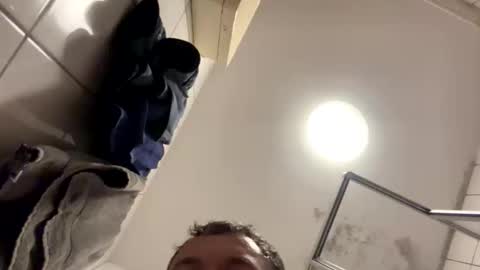 Snapshot of armyskater32 chatting on 11/02/25, 09:39 armyskater32 online show from 11/02/25, 09:39