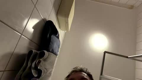 armyskater32 online show from 04/09/26, 08:47