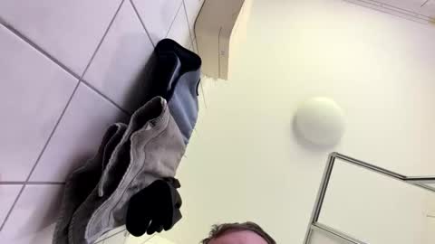 armyskater32 online show from 04/23/26, 01:24