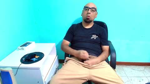 arnelux72 online show from 12/02/25, 05:13