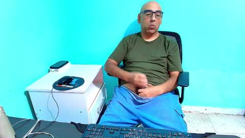 arnelux72 online show from 03/23/26, 05:22