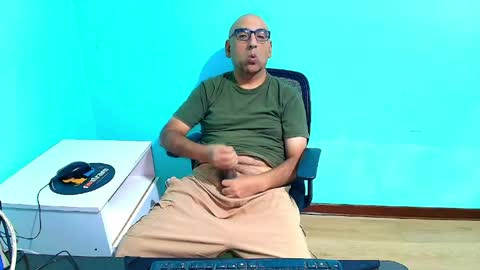 arnelux72 online show from 04/24/26, 05:21