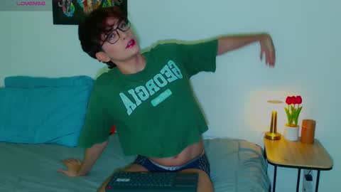 Arnold online show from 09/18/25, 07:32