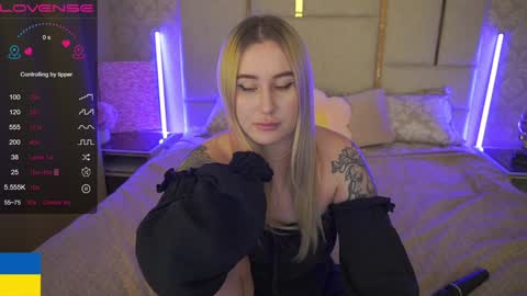 Snapshot of arolinanight chatting on 12/11/24, 05:00 AROLINA online show from 12/11/24, 05:00