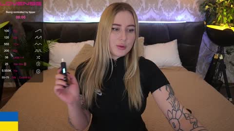 Snapshot of arolinanight chatting on 12/11/24, 09:12 AROLINA online show from 12/11/24, 09:12