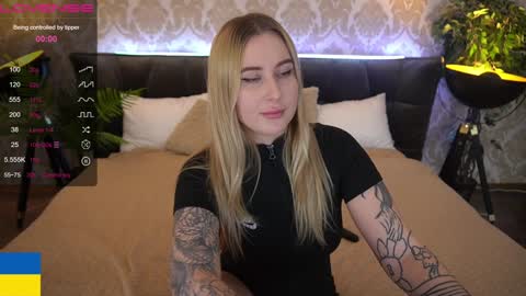 Snapshot of arolinanight chatting on 12/12/24, 02:48 AROLINA online show from 12/12/24, 02:48