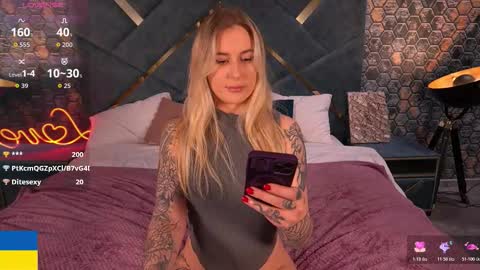 Snapshot of arolinanight chatting on 10/28/25, 10:01 AROLINA online show from 10/28/25, 10:01