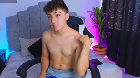 aron__cooper online show from 12/17/24, 08:21