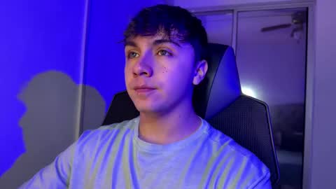 aron__cooper online show from 10/04/25, 01:47