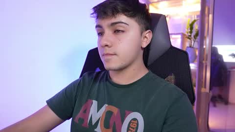 aron__cooper online show from 12/22/25, 01:13