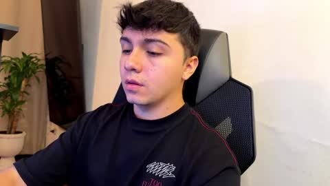 aron__cooper online show from 04/25/26, 02:03