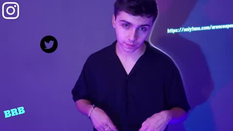 Snapshot of aron__cooper chatting on 04/27/26, 02:31 aron__cooper online show from 04/27/26, 02:31