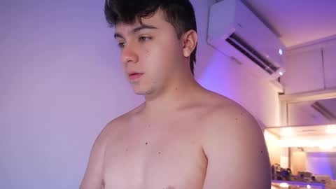 Snapshot of aron__cooper chatting on 05/31/26, 03:15 aron__cooper online show from 05/31/26, 03:15