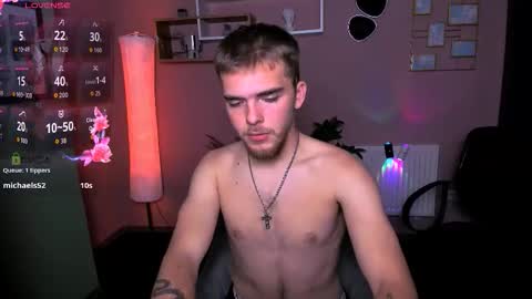 Snapshot of aron_black_ chatting on 10/29/25, 08:54 aron online show from 10/29/25, 08:54