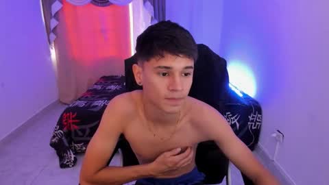 Snapshot of aron_boyy chatting on 02/03/26, 08:25 Aaron online show from 02/03/26, 08:25