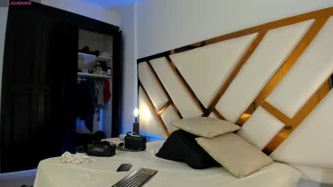 Aron cruz  online show from 03/23/26, 12:31