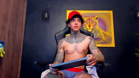 Snapshot of aron_ford chatting on 02/01/25, 12:37 Aron ford online show from 02/01/25, 12:37