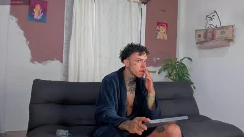 Snapshot of aron_ford chatting on 10/17/25, 11:57 Aron ford online show from 10/17/25, 11:57