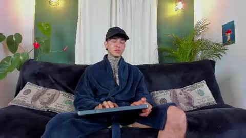 Aron ford online show from 06/09/26, 12:11