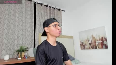 aron_pipeer online show from 09/10/25, 07:08