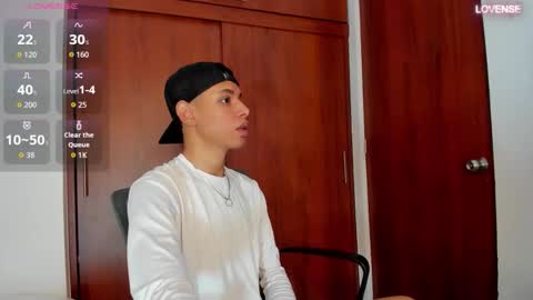 aron_pipeer online show from 09/25/25, 02:32