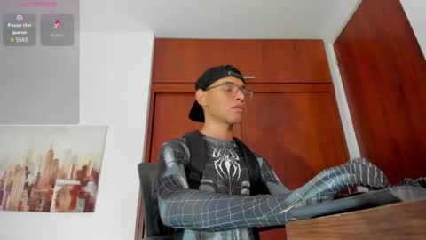 aron_pipeer online show from 09/28/25, 10:59