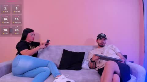 Snapshot of aronandluna chatting on 10/17/25, 03:14 Aron and Luna online show from 10/17/25, 03:14