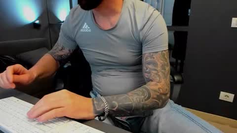 AronGrant online show from 01/05/26, 05:27