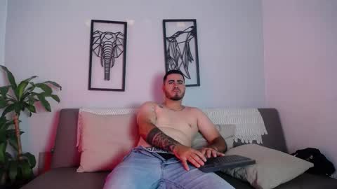 aronhilton online show from 01/15/26, 06:11