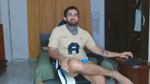 Snapshot of aronmiller404 chatting on 12/03/24, 01:30 aronmiller online show from 12/03/24, 01:30