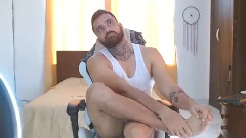 Snapshot of aronmiller404 chatting on 12/20/24, 05:08 aronmiller online show from 12/20/24, 05:08