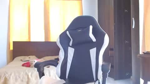 Snapshot of aronmiller404 chatting on 12/25/24, 07:02 aronmiller online show from 12/25/24, 07:02