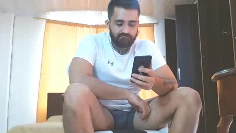 Snapshot of aronmiller404 chatting on 12/25/24, 10:05 aronmiller online show from 12/25/24, 10:05