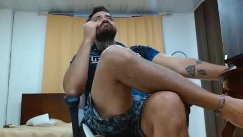 Snapshot of aronmiller404 chatting on 01/19/25, 01:00 aronmiller online show from 01/19/25, 01:00